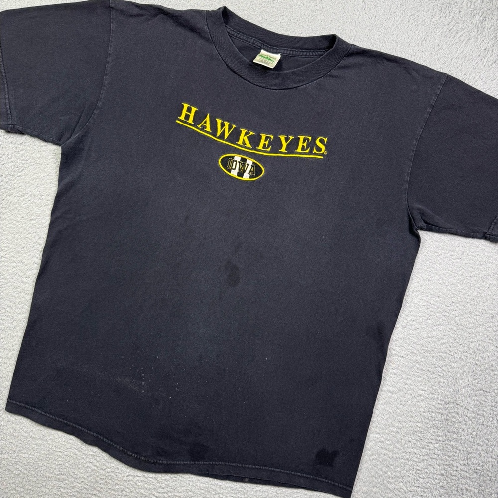 Vintage university of Iowa Hawkeyes embroidered T-shirt